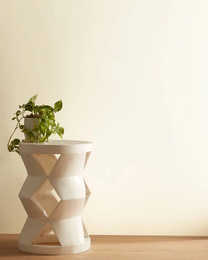 A wall painted white using Benjamin Moore's Ivory White
