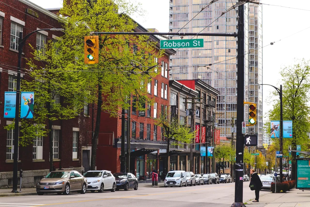 picture of robson street in Yaletown